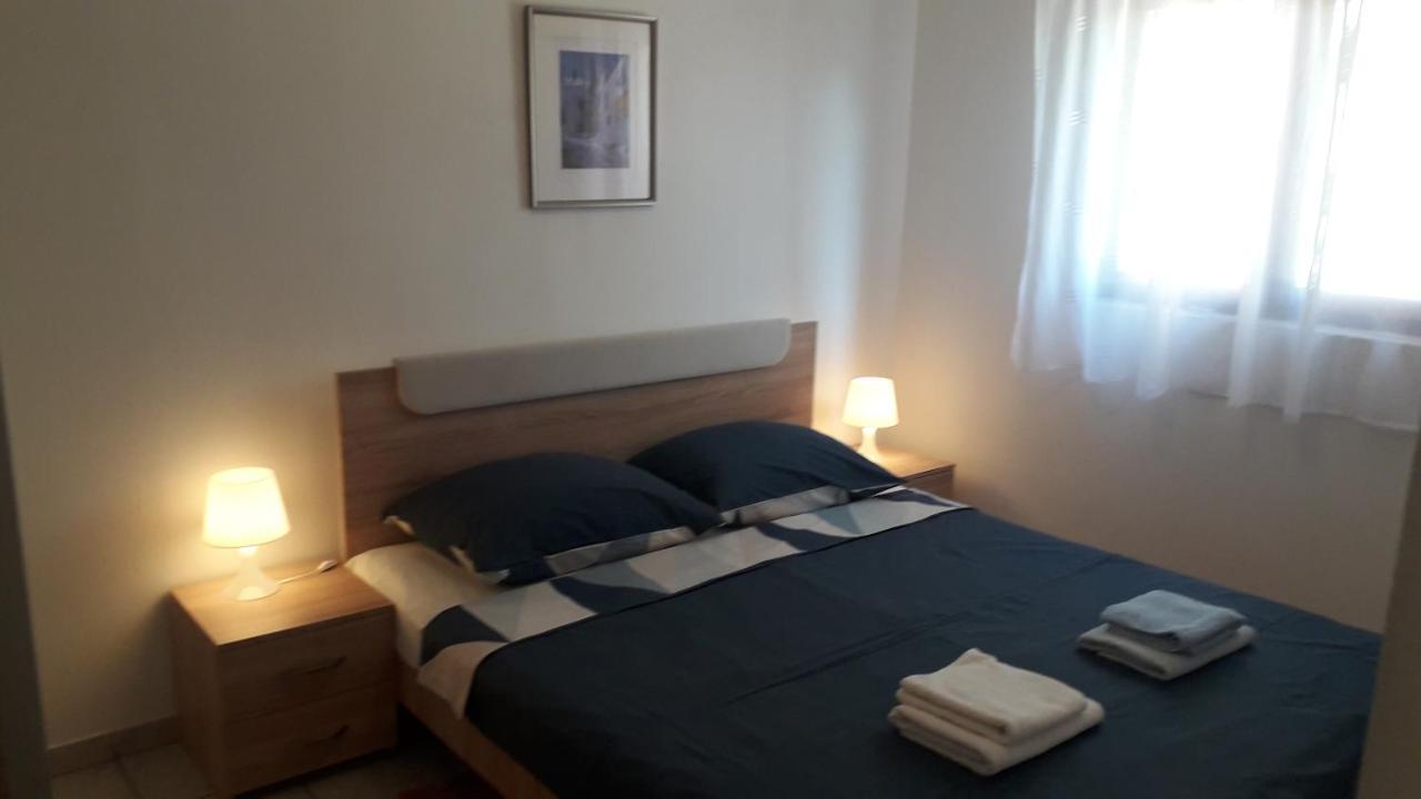 Apartmani Mia Ližnjan Eksteriør bilde