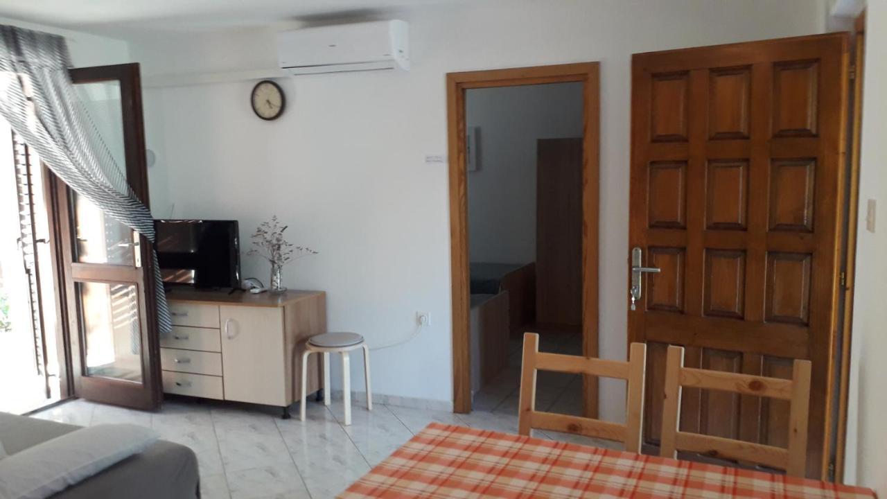 Apartmani Mia Ližnjan Eksteriør bilde