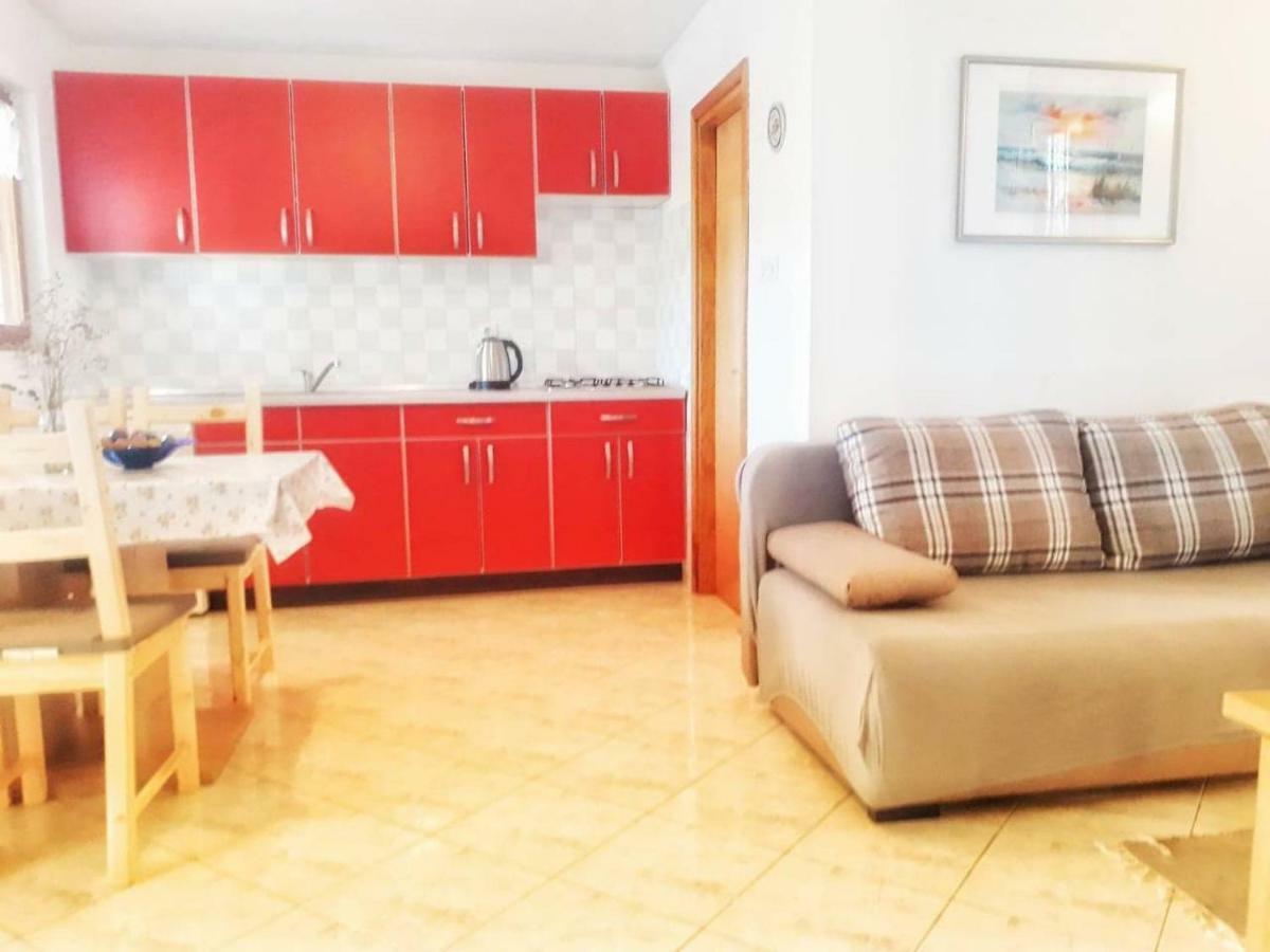 Apartmani Mia Ližnjan Eksteriør bilde