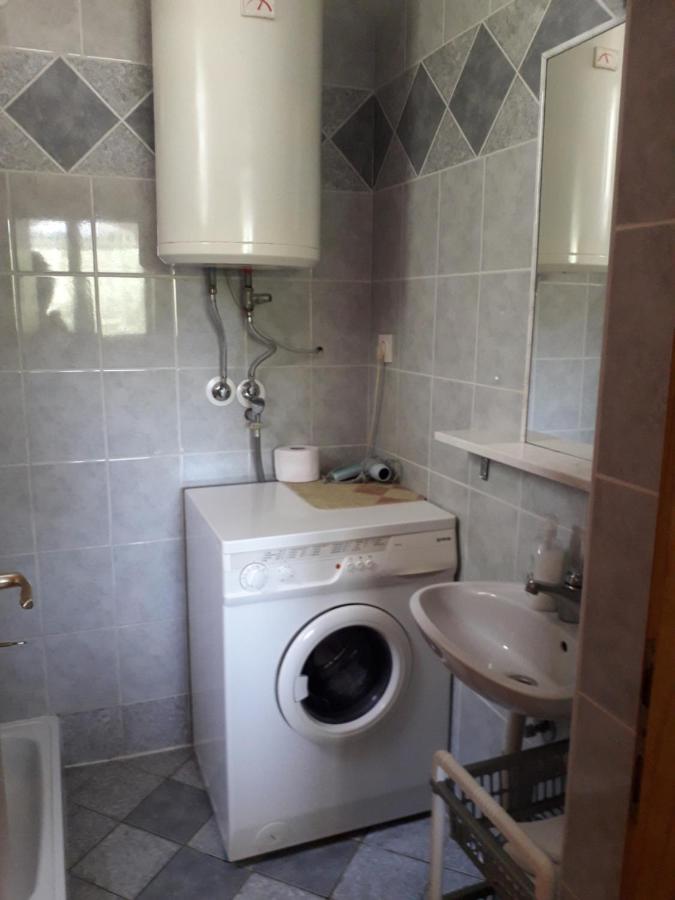 Apartmani Mia Ližnjan Eksteriør bilde